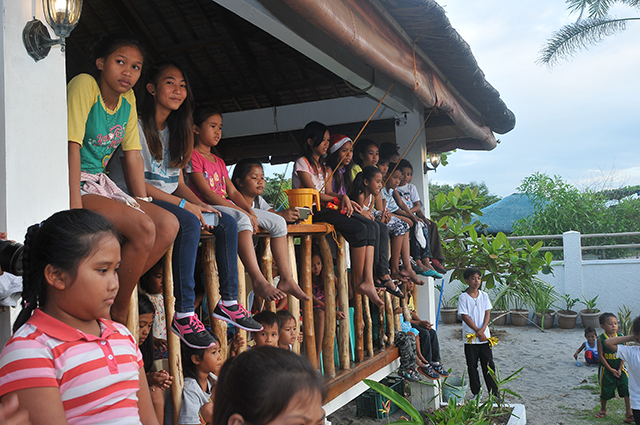 Sa Puso Ministry our history how it all started children outreach together with LCSS in sitio Laoag, Cabangan in Zambales